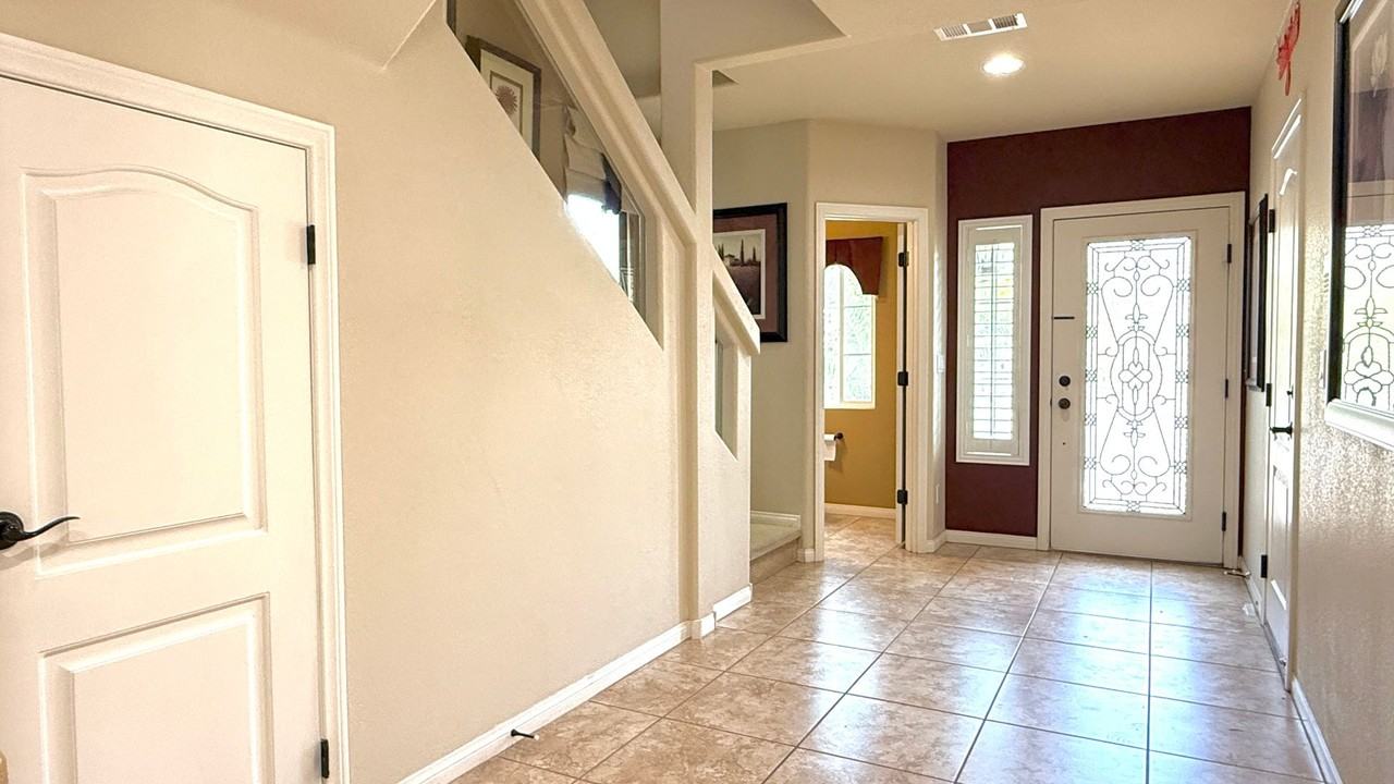 6825 Philharmonic Ave - Photo 7 of 50