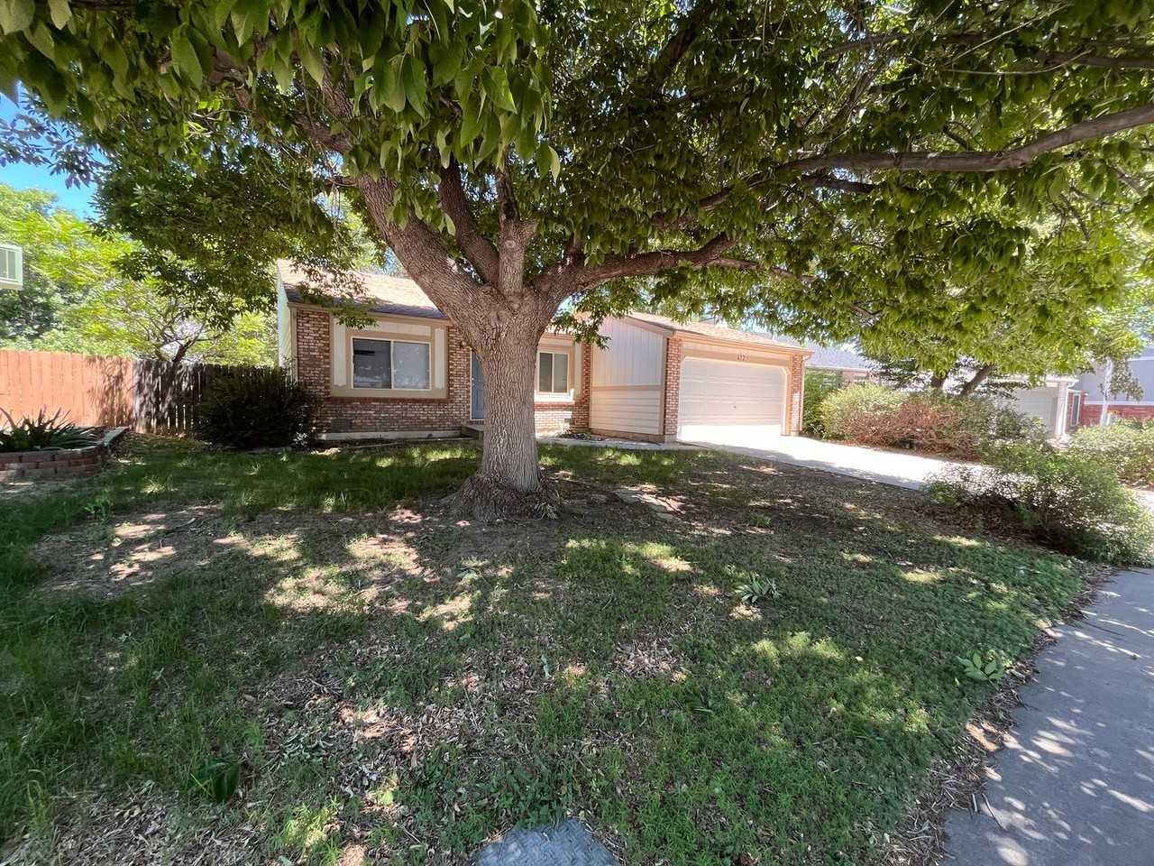 412 Albion Way - Photo 2 of 29