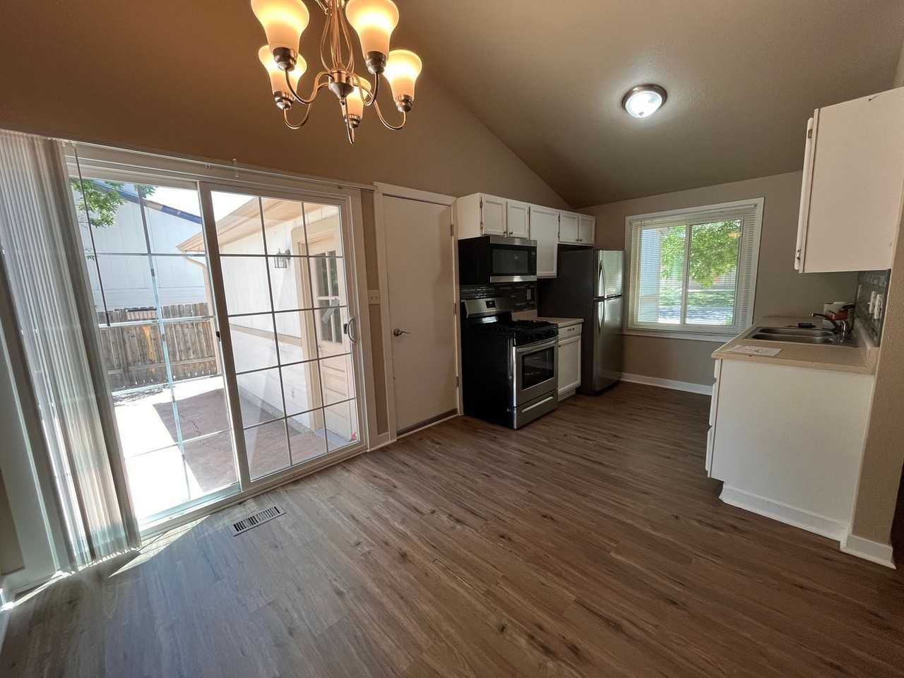 412 Albion Way - Photo 7 of 29