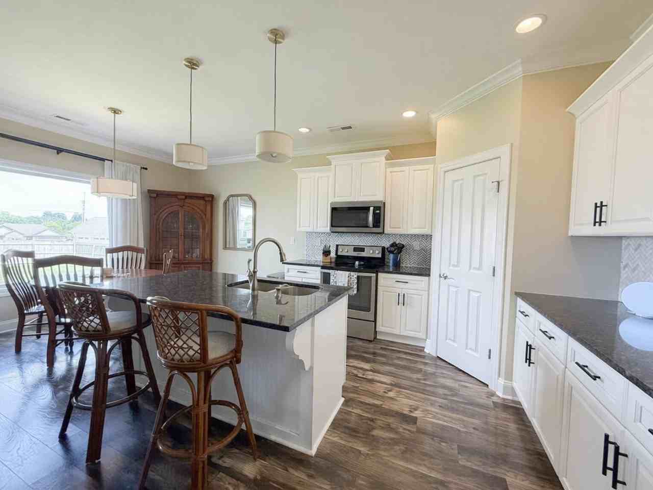 5005 Rainier Dr - Photo 2 of 22
