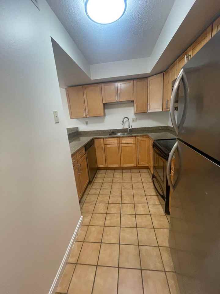 345 Franklin St - Photo 4 of 11