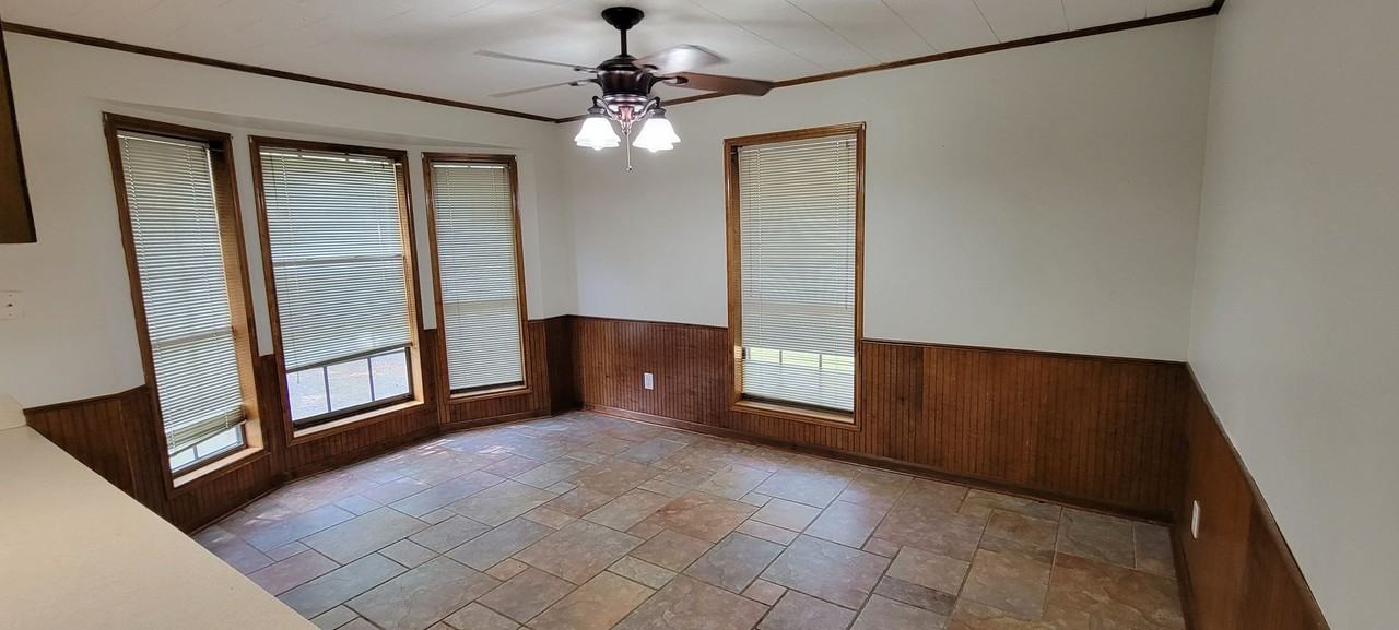 1821 Gendarme Rd - Photo 5 of 17