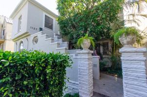 featured image of 1123 Larrabee St