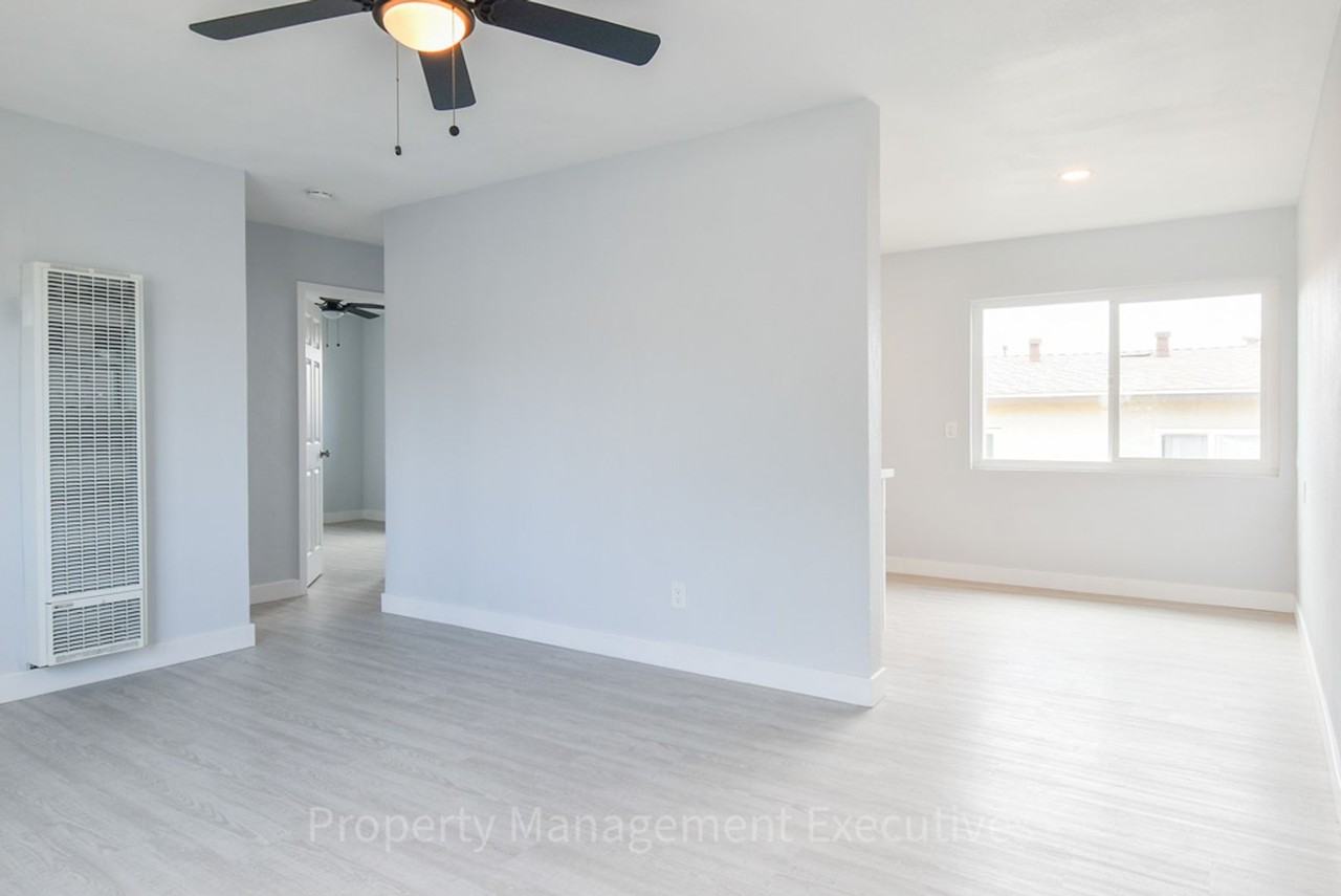 4038 Winona Ave - Photo 3 of 10