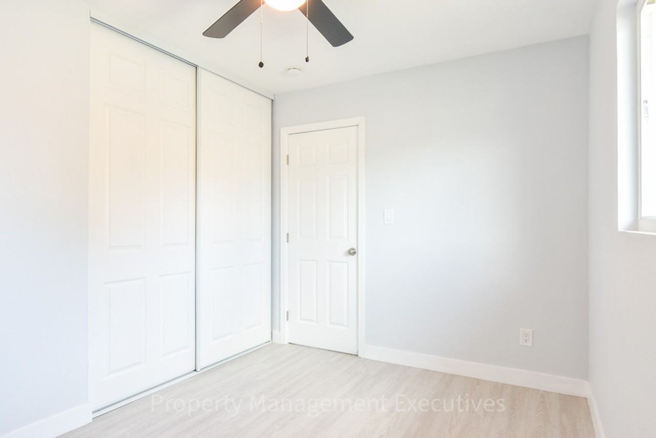4038 Winona Ave - Photo 6 of 10