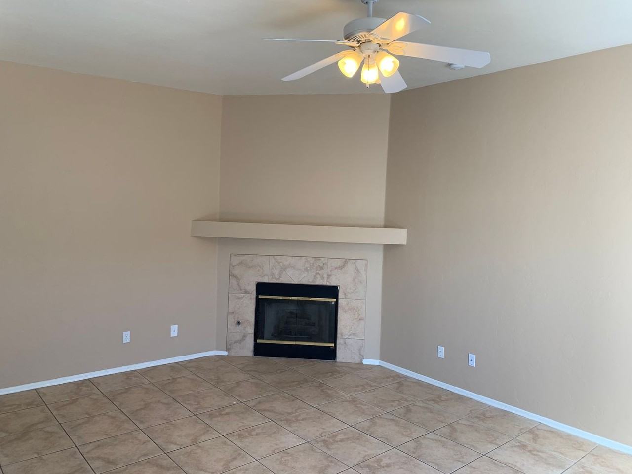 9101-9115 E Esperanza Drive - Photo 3 of 50