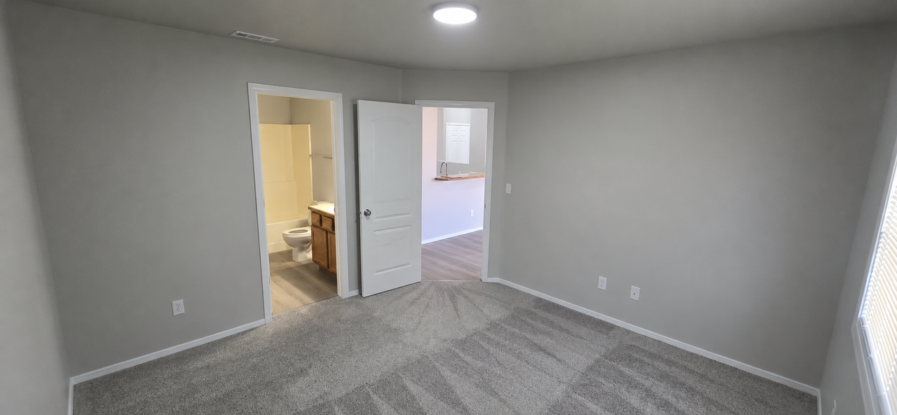 3123 Village Green St - Photo 4 of 5