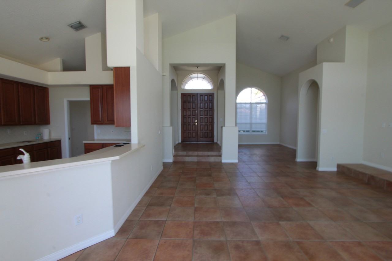 2521 Roat Dr - Photo 3 of 13