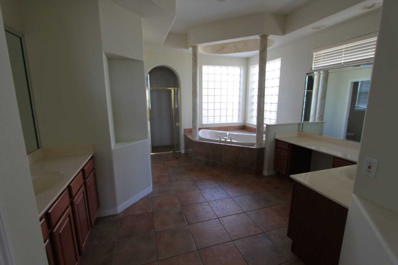 2521 Roat Dr - Photo 7 of 13
