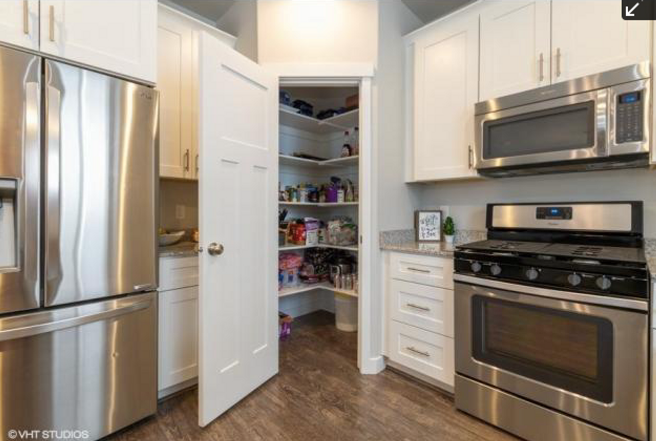 481 E Rue Cournot - Photo 7 of 25