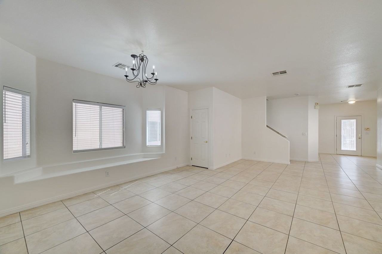 8918 Houston Ridge Ave - Photo 3 of 39
