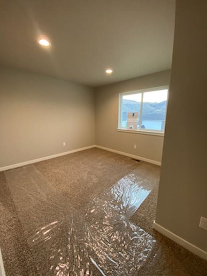 1109 S Newberry Ln - Photo 3 of 16