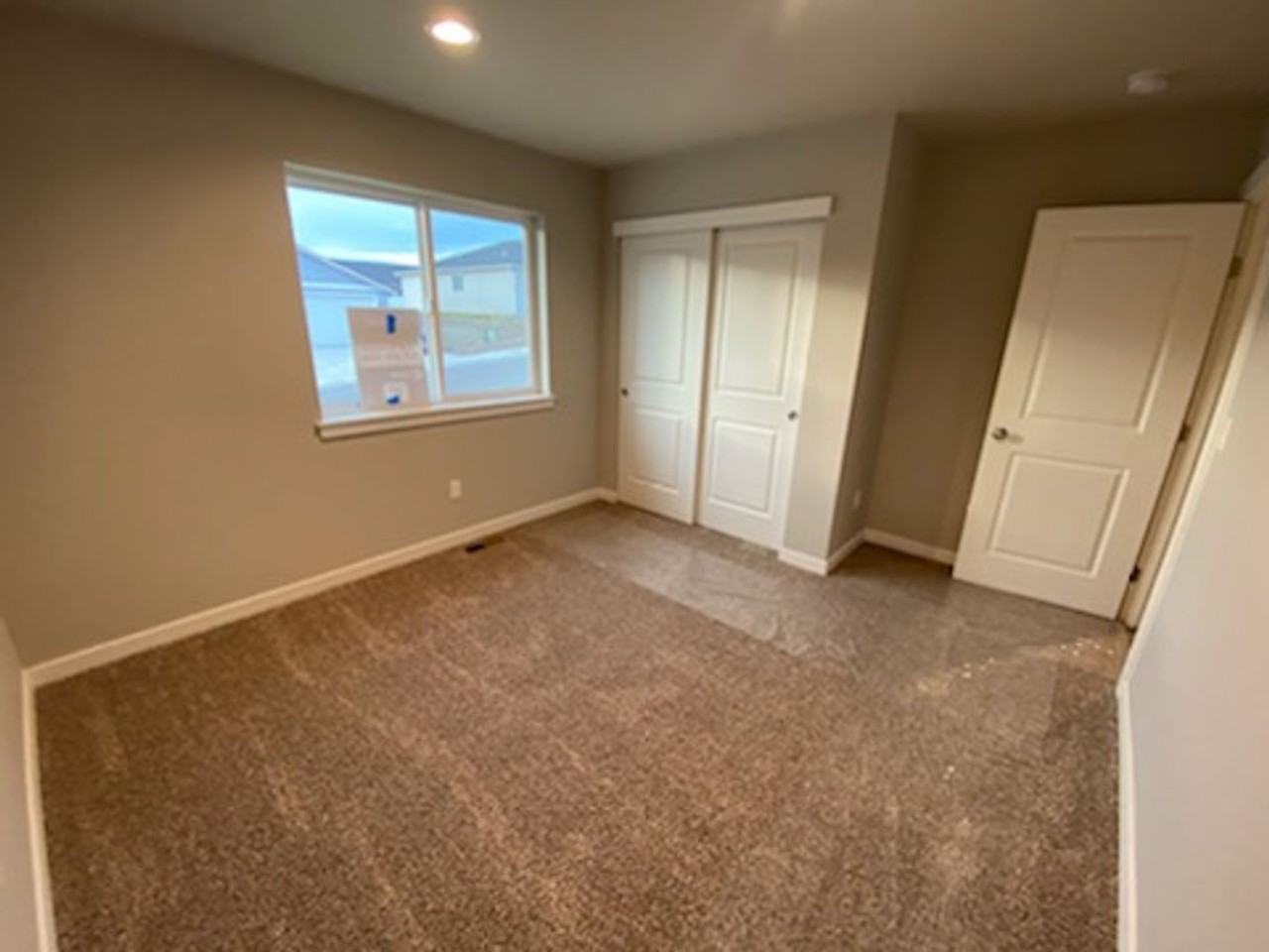 1109 S Newberry Ln - Photo 4 of 16