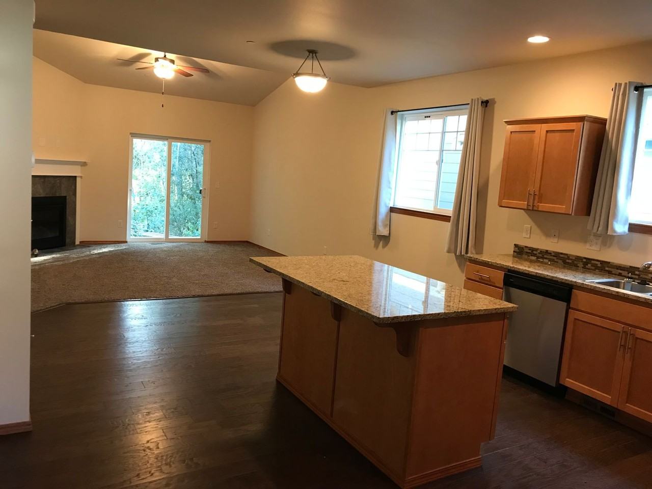 715 Kodiak Ln - Photo 2 of 12