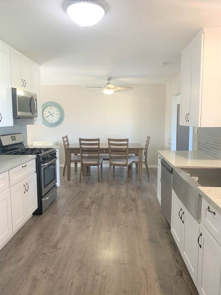 172 Buccaneer Dr - Photo 4 of 20