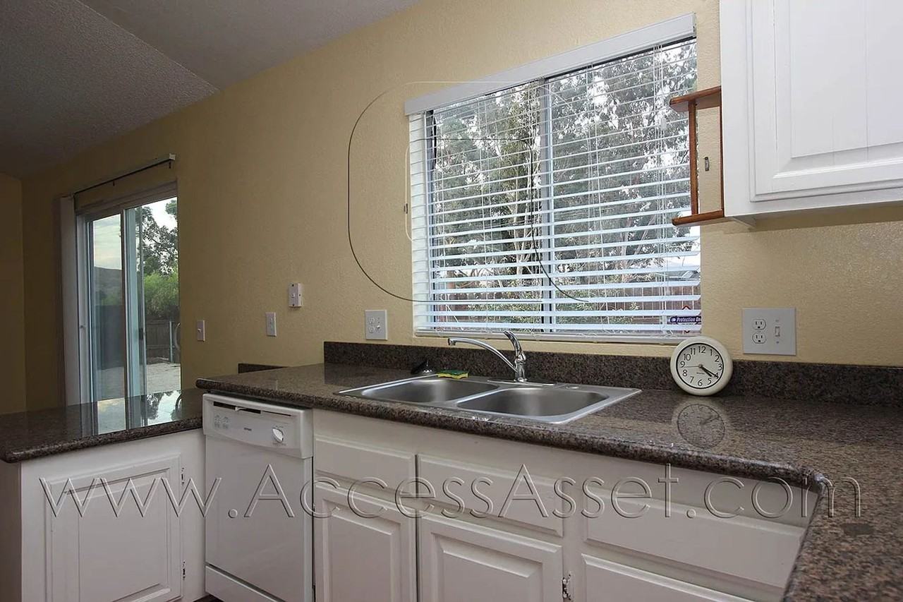 16364 Stevens Ave - Photo 3 of 19