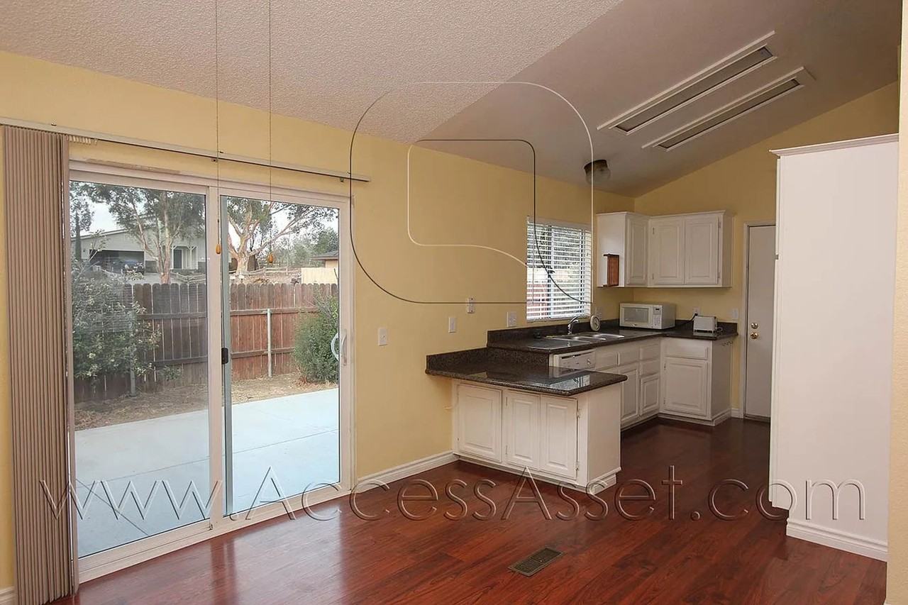 16364 Stevens Ave - Photo 5 of 19