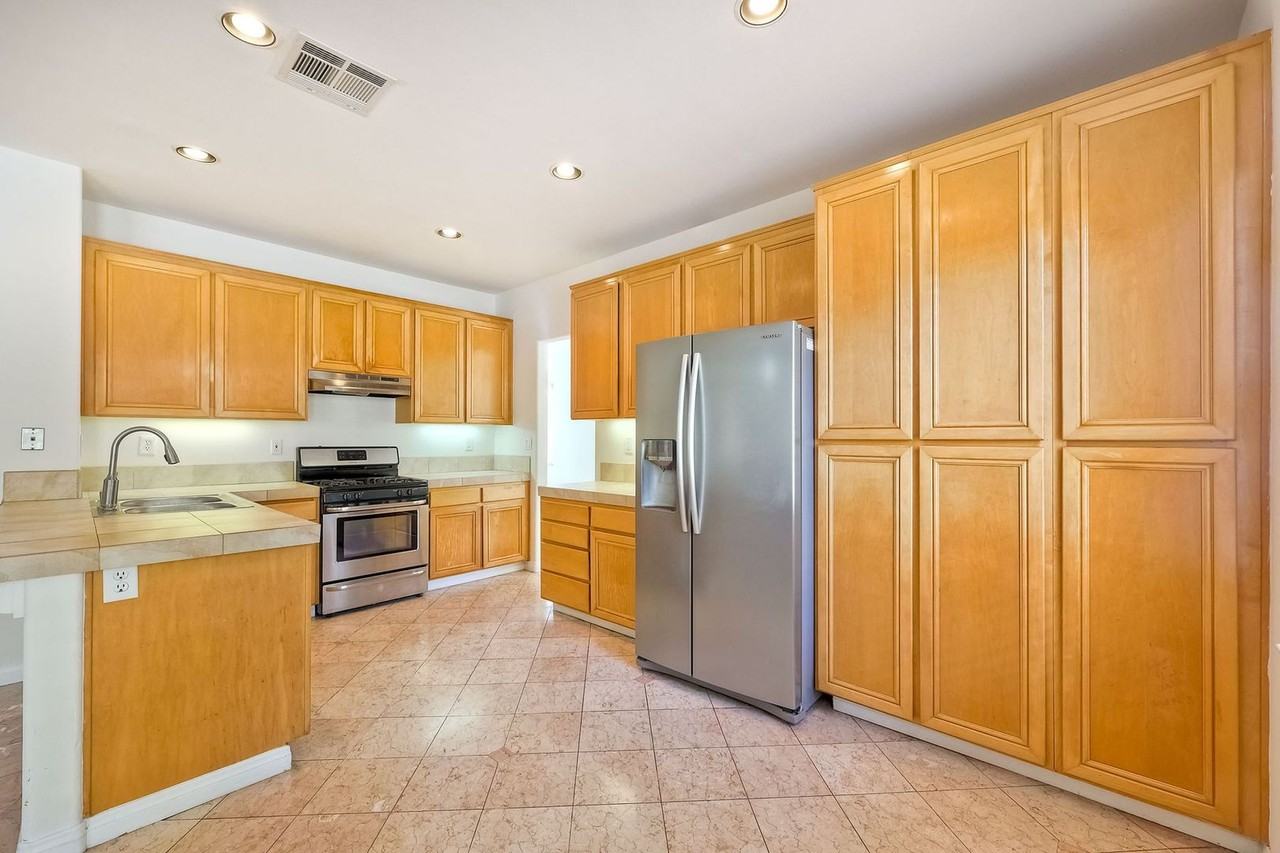 746 Camino Magnifico - Photo 3 of 33
