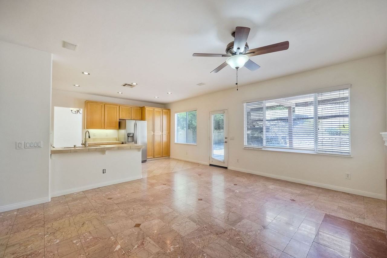 746 Camino Magnifico - Photo 4 of 33