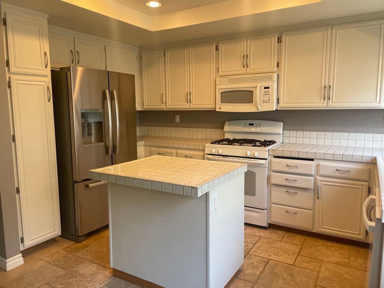 727 Balfe St - Photo 2 of 11