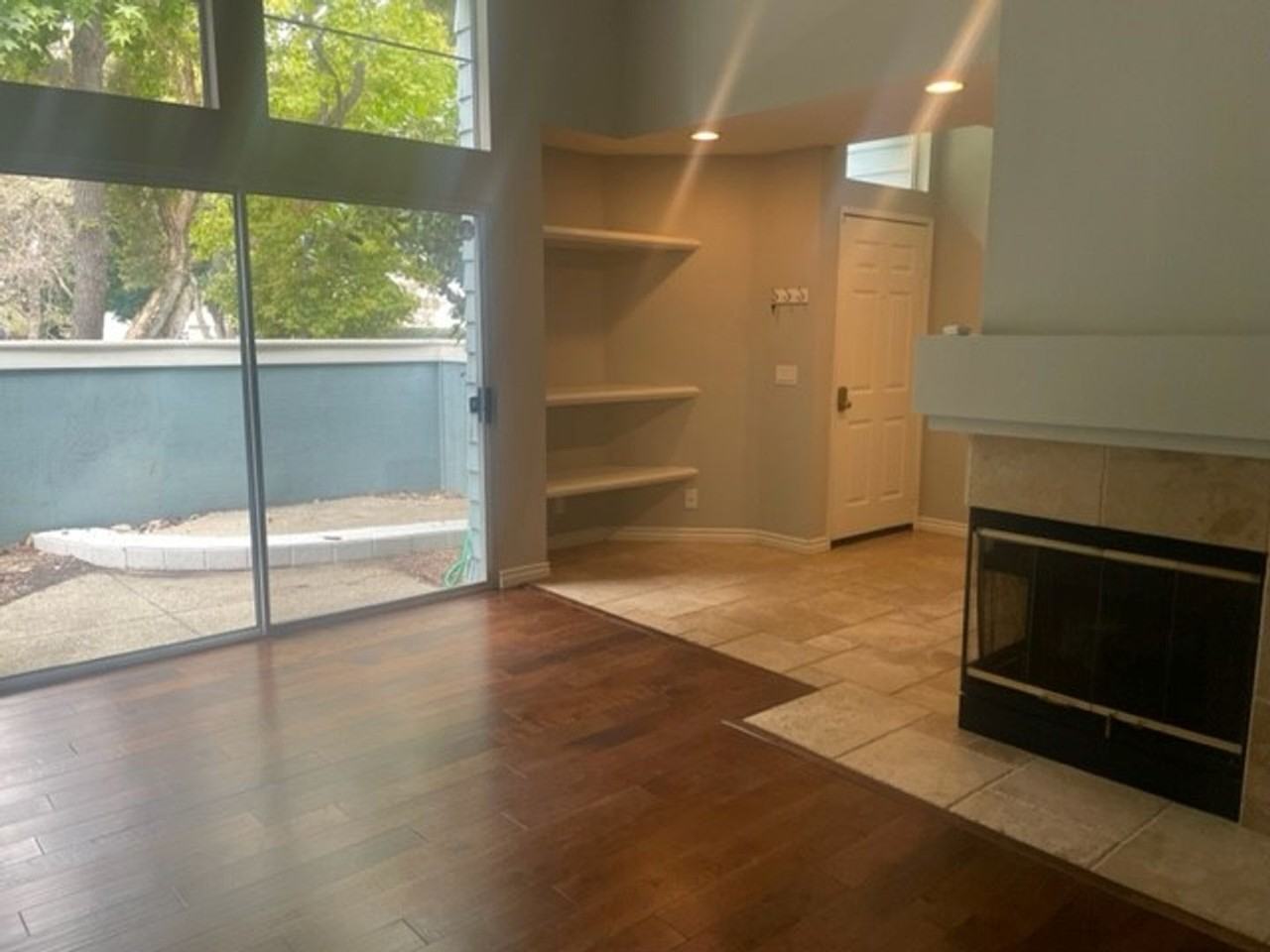 727 Balfe St - Photo 3 of 11