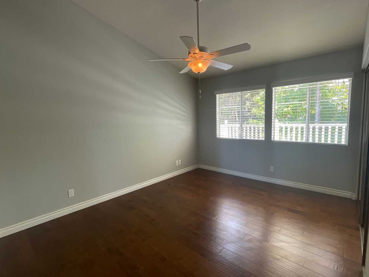 727 Balfe St - Photo 5 of 11