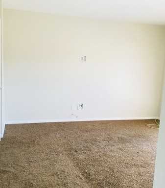 2402 W Earll Dr - Photo 4 of 8