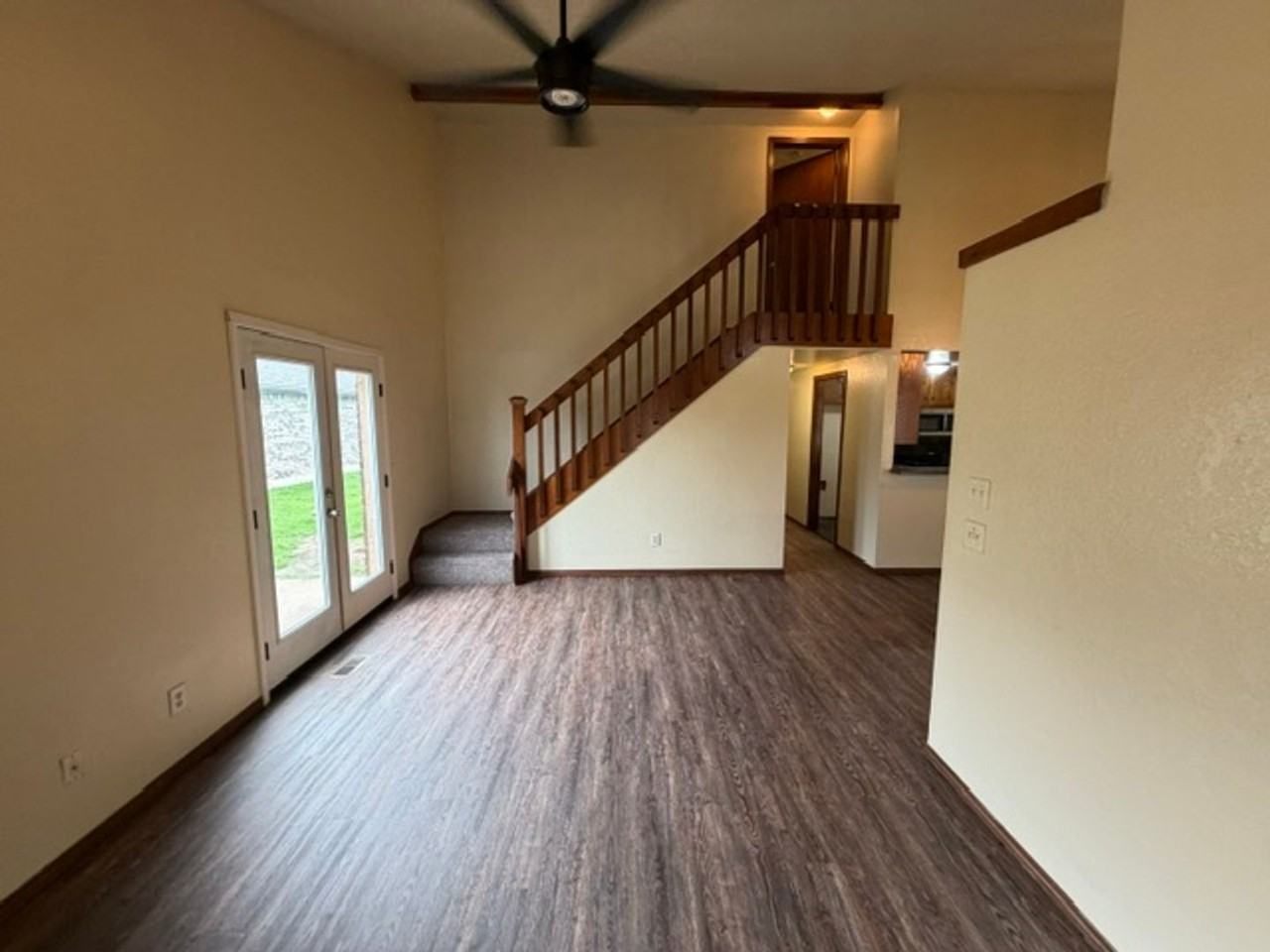 2124 Lonnie Ln - Photo 4 of 20