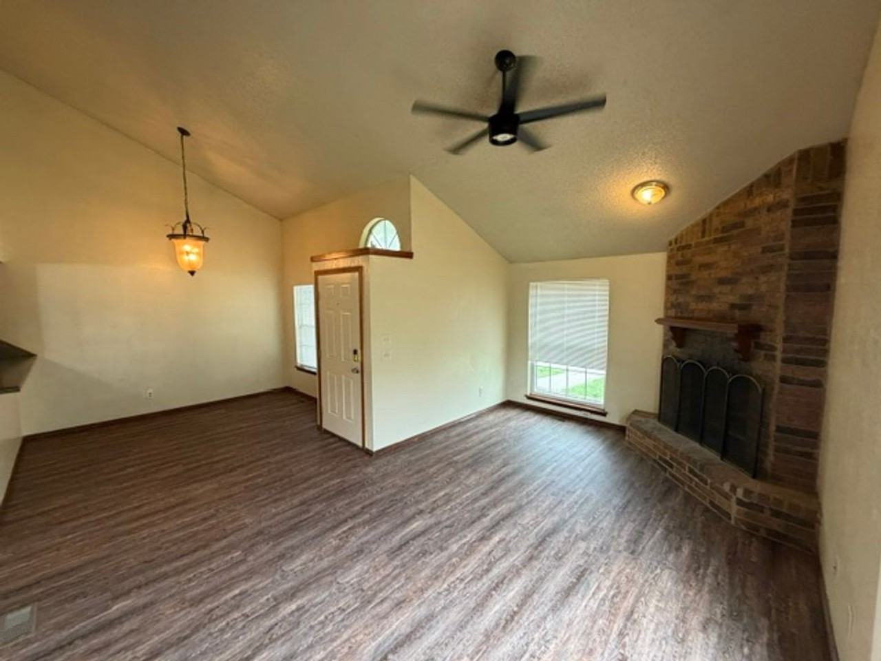 2124 Lonnie Ln - Photo 5 of 20