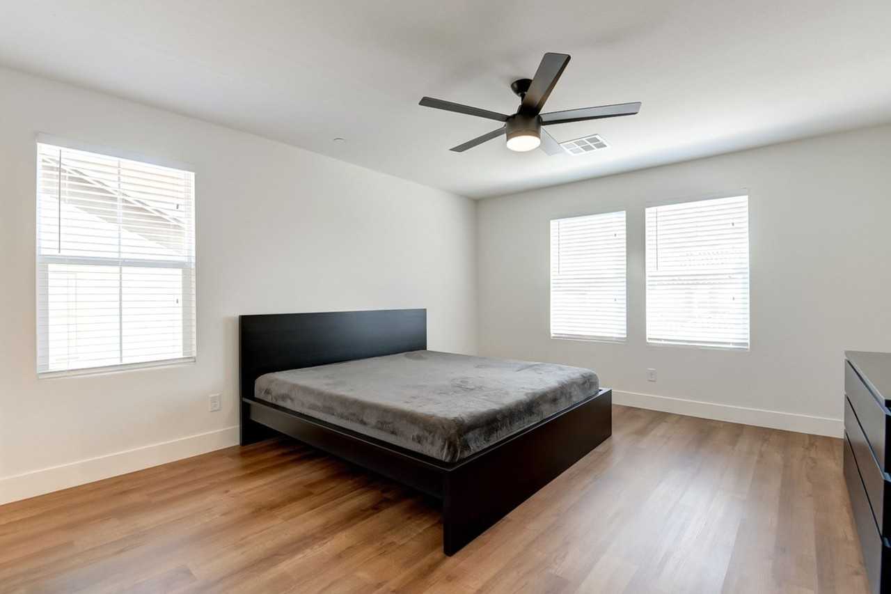 2875 Starling Summit St - Photo 2 of 17