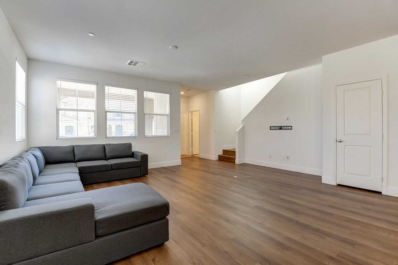 2875 Starling Summit St - Photo 7 of 17