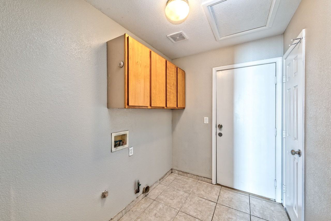 6412 Blacklion Ct - Photo 3 of 15