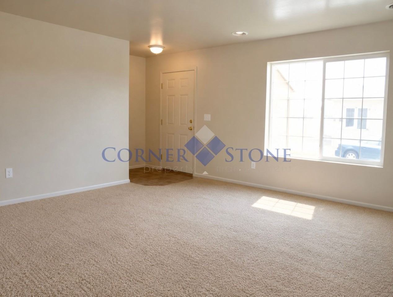 2678 N Kelsan Ave - Photo 2 of 18
