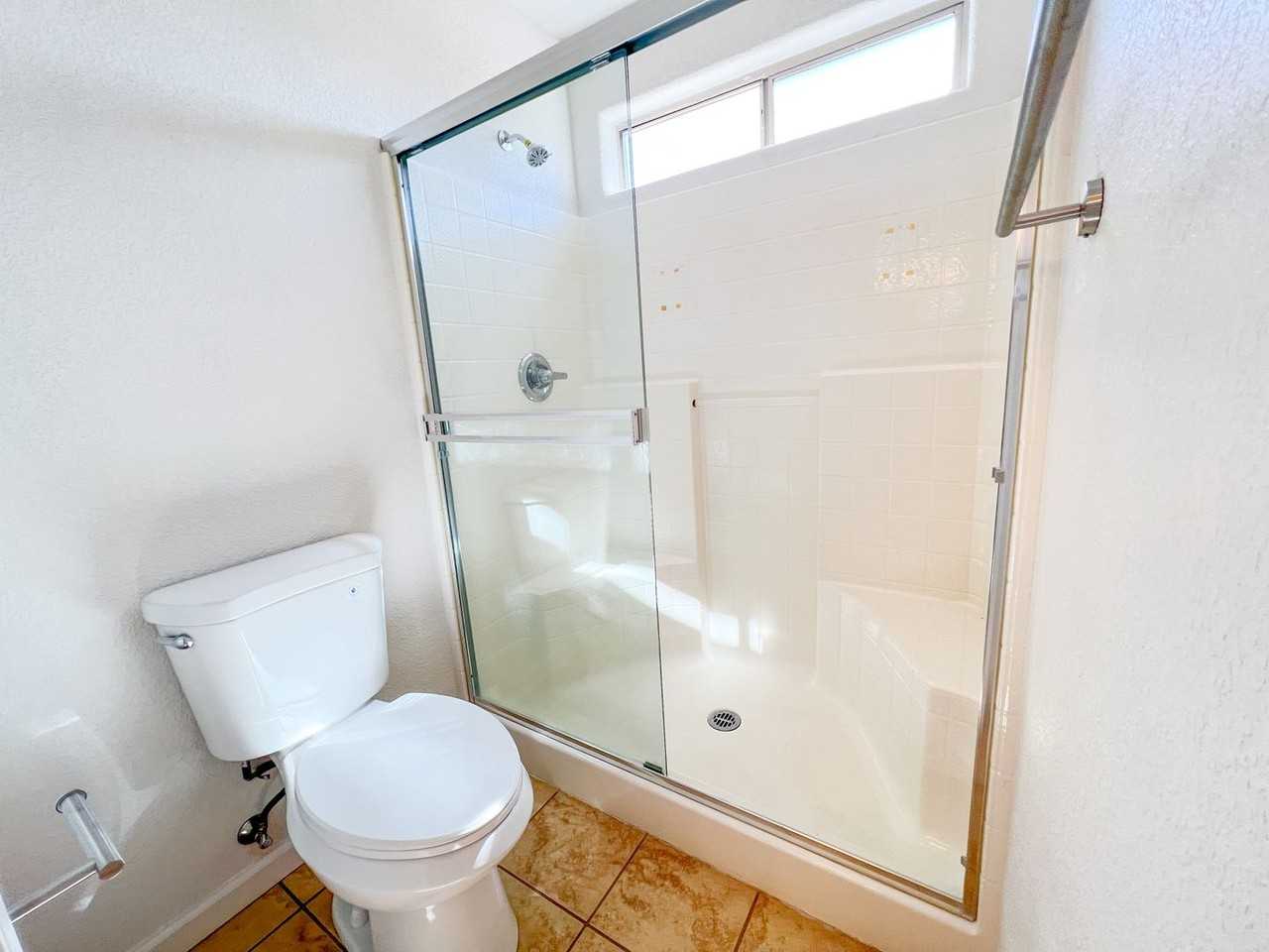 5921 N Bentley Dr - Photo 6 of 17
