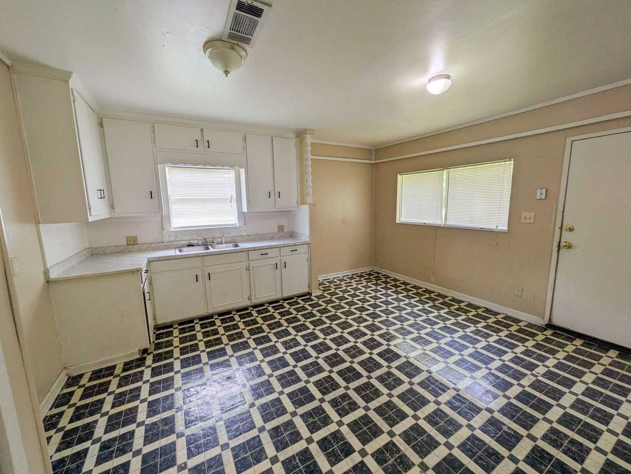 3350 Cherry Dr - Photo 4 of 19