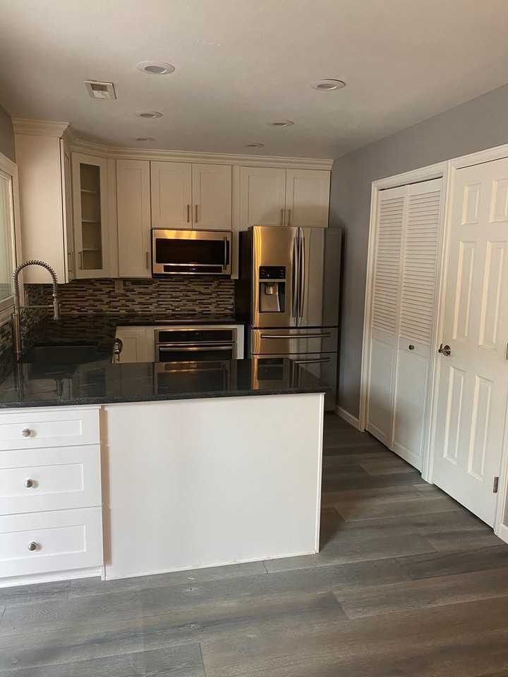 2 Benthaven Pl - Photo 2 of 32