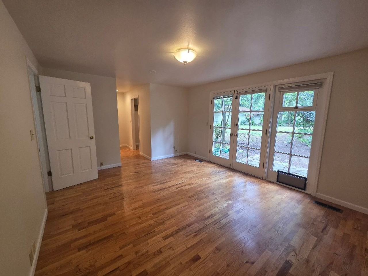 3243 134th Ave Ne - Photo 2 of 34