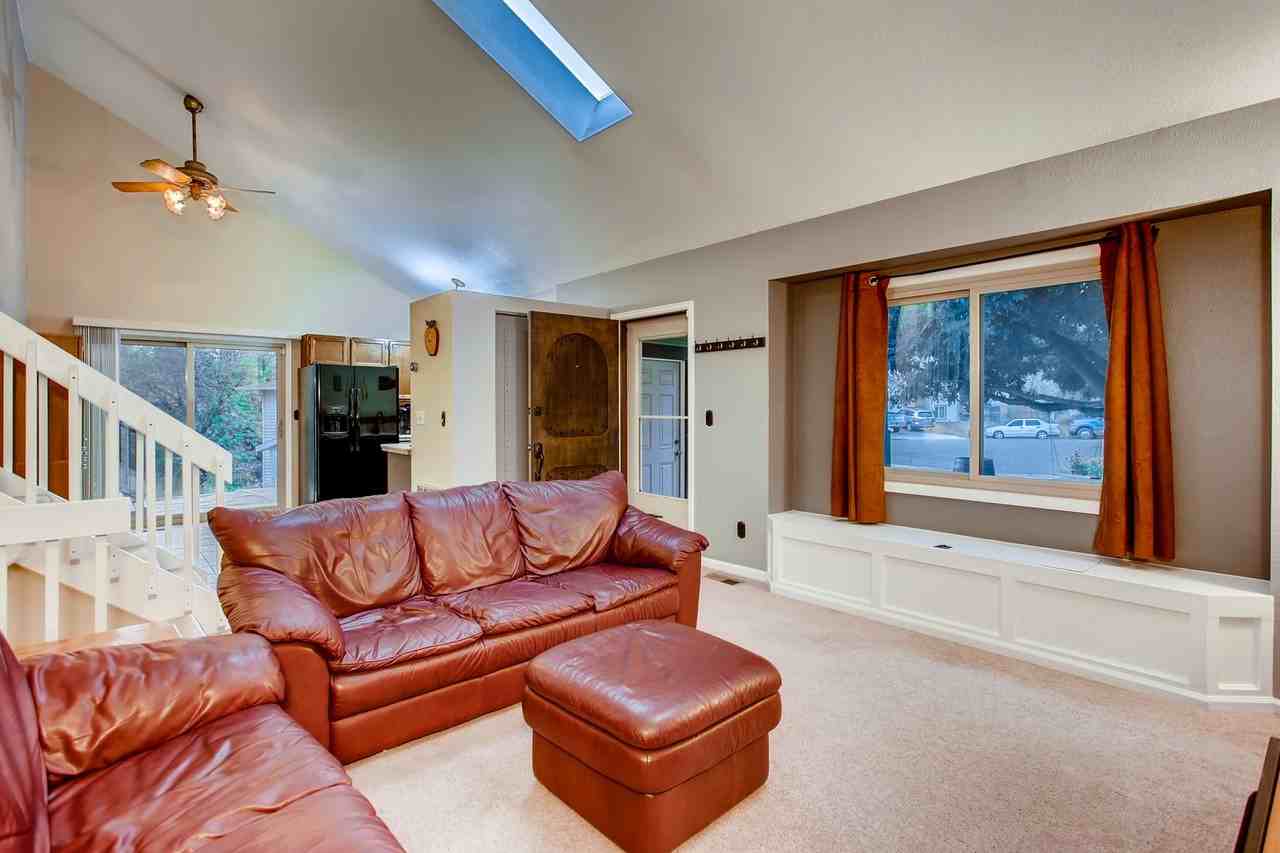 3720 Black Oak Ct - Photo 3 of 27
