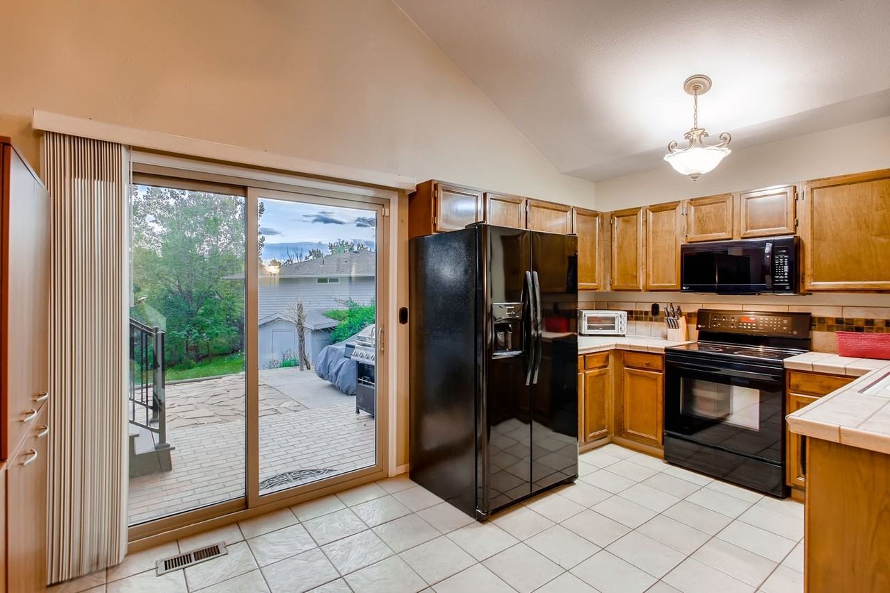 3720 Black Oak Ct - Photo 6 of 27