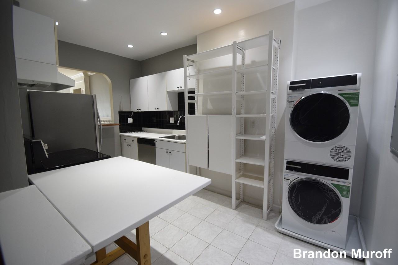 1402 Beacon St #3 - Photo 5 of 16