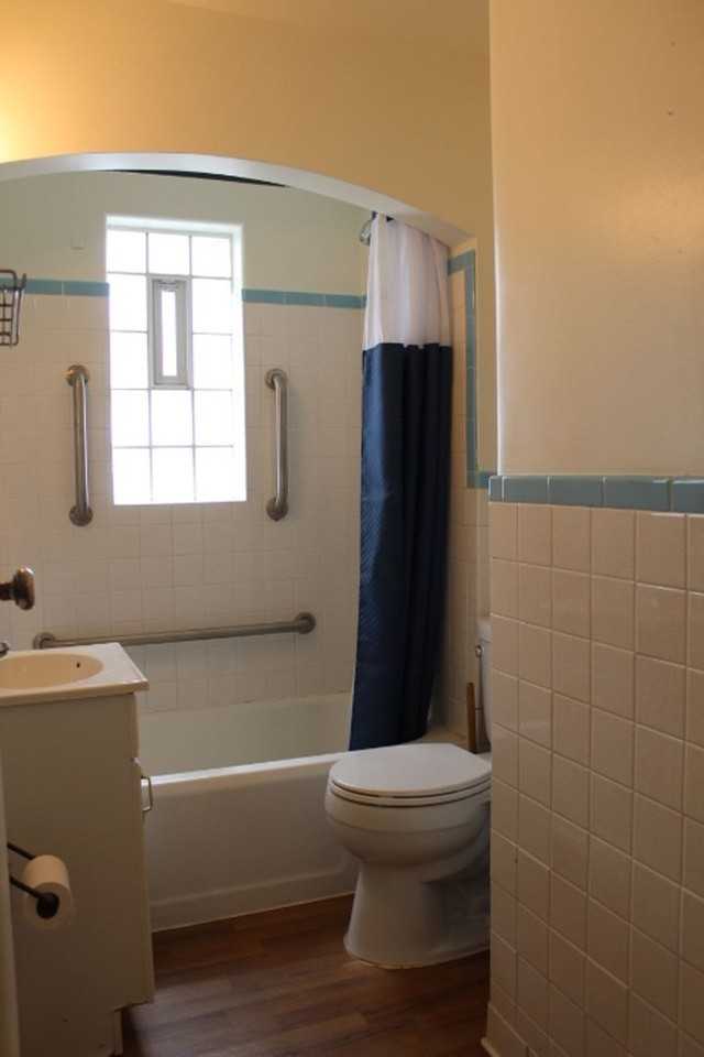 1110 Grape St - Photo 6 of 15