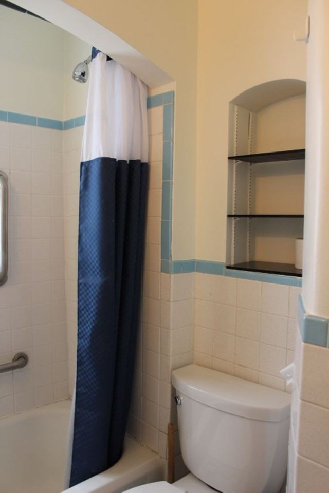 1110 Grape St - Photo 7 of 15