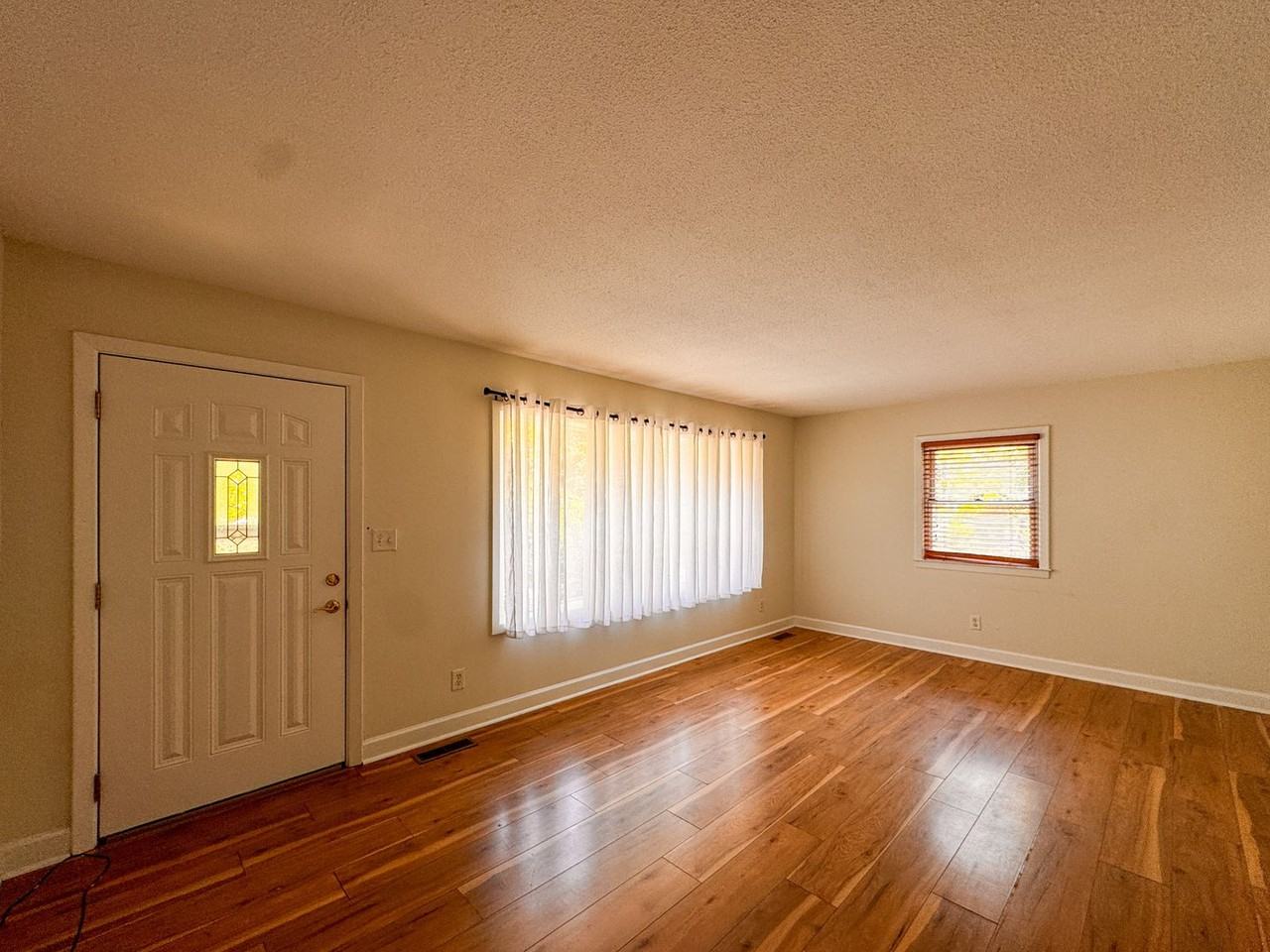 6309 Greyfield Rd - Photo 4 of 36