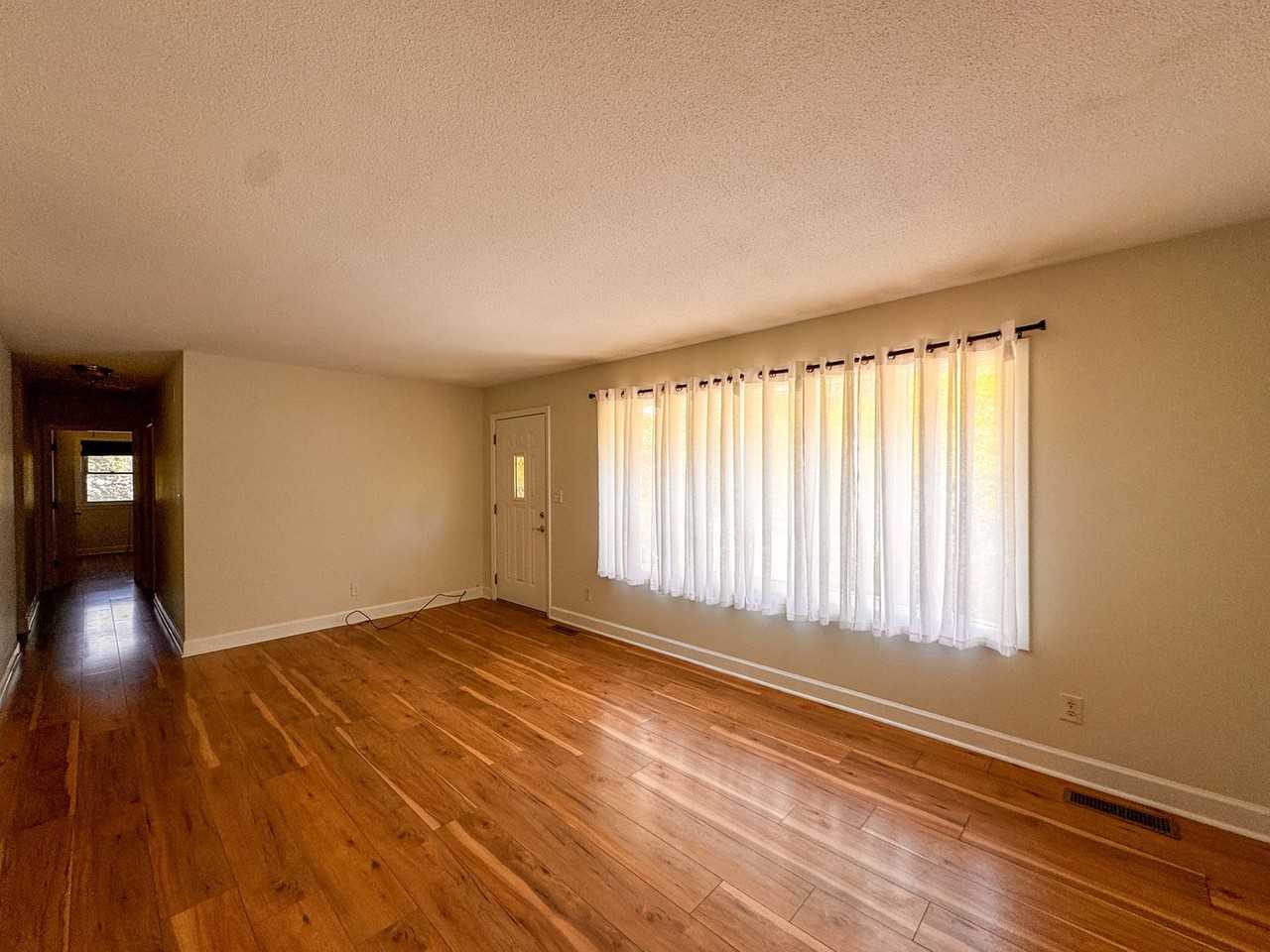 6309 Greyfield Rd - Photo 6 of 36