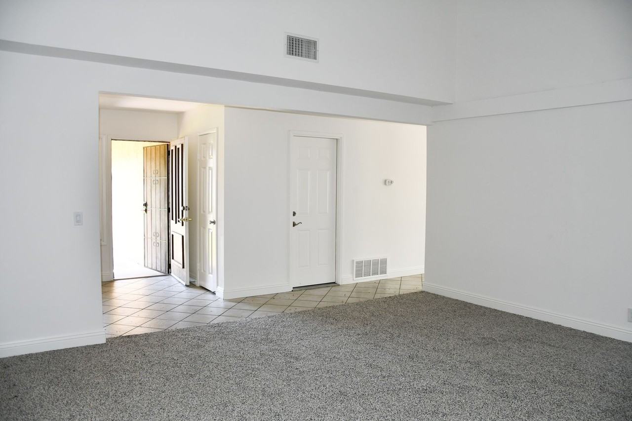 2169 N Mori Ln - Photo 5 of 44