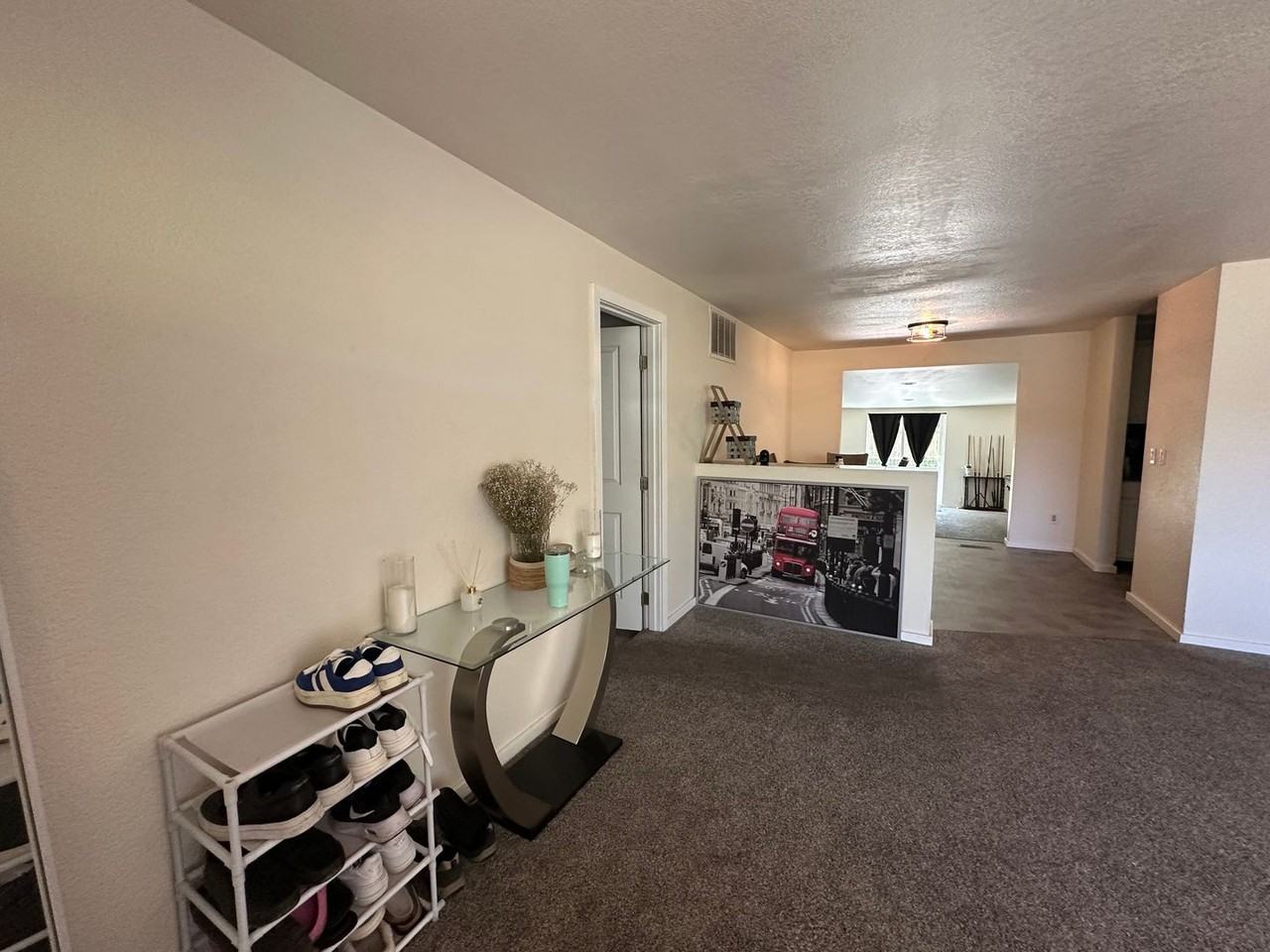 873 Parkwood Way - Photo 4 of 44