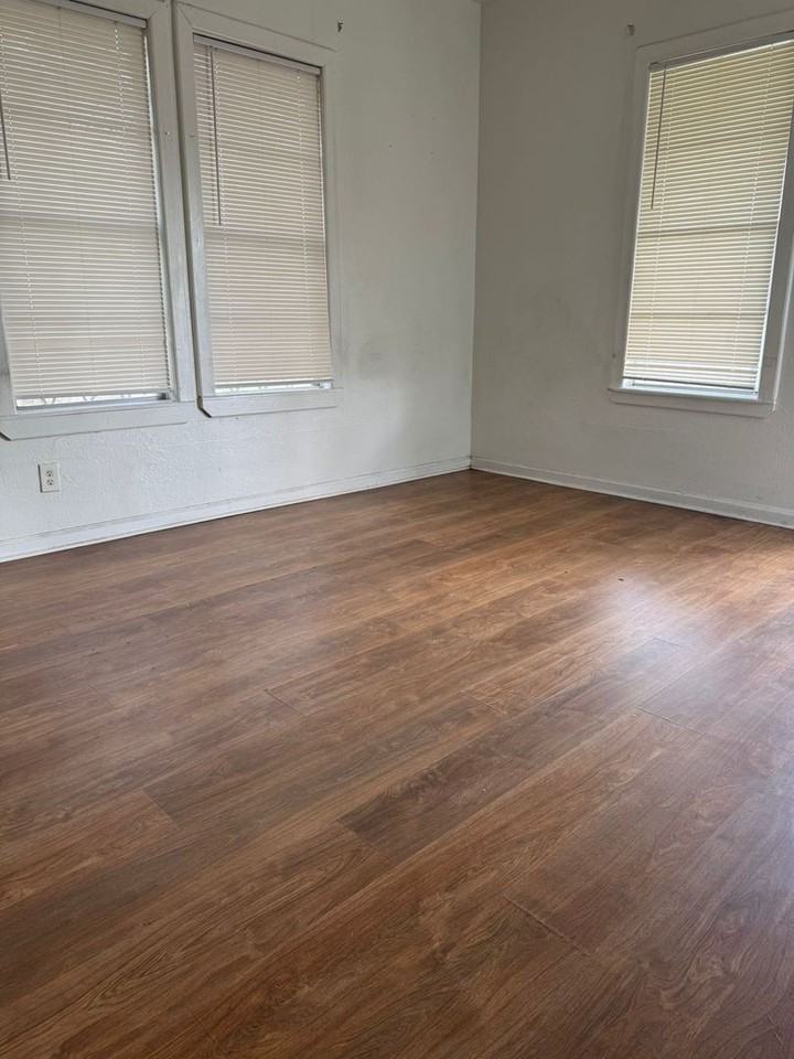 1335 15th St - Photo 3 of 13