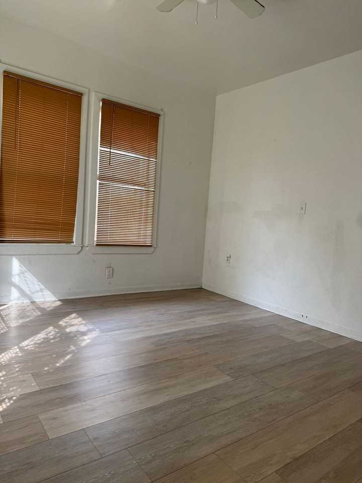 1335 15th St - Photo 4 of 13