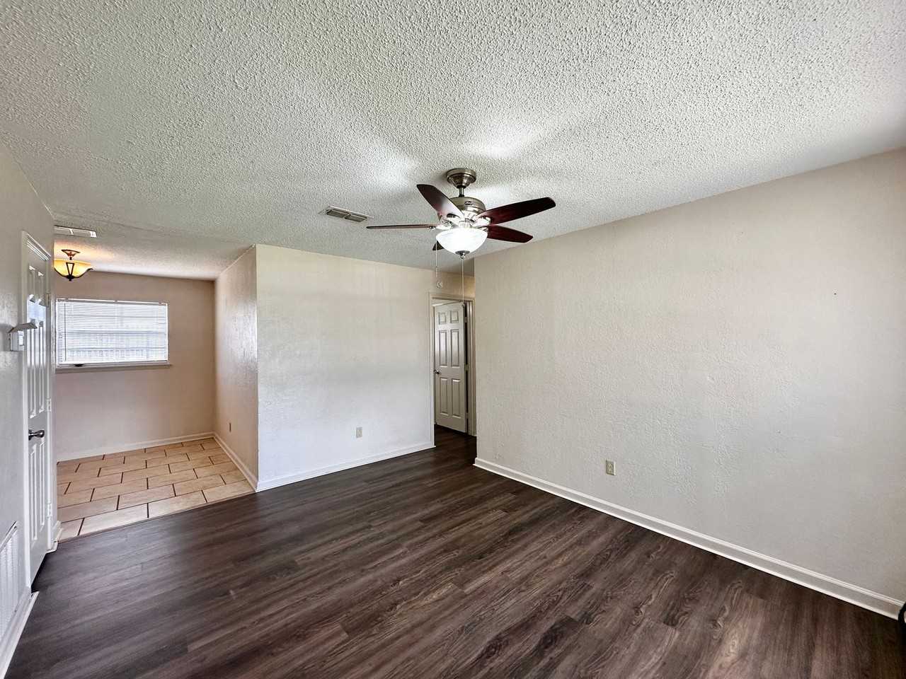 4679 Nw Ozmun Ave - Photo 3 of 20