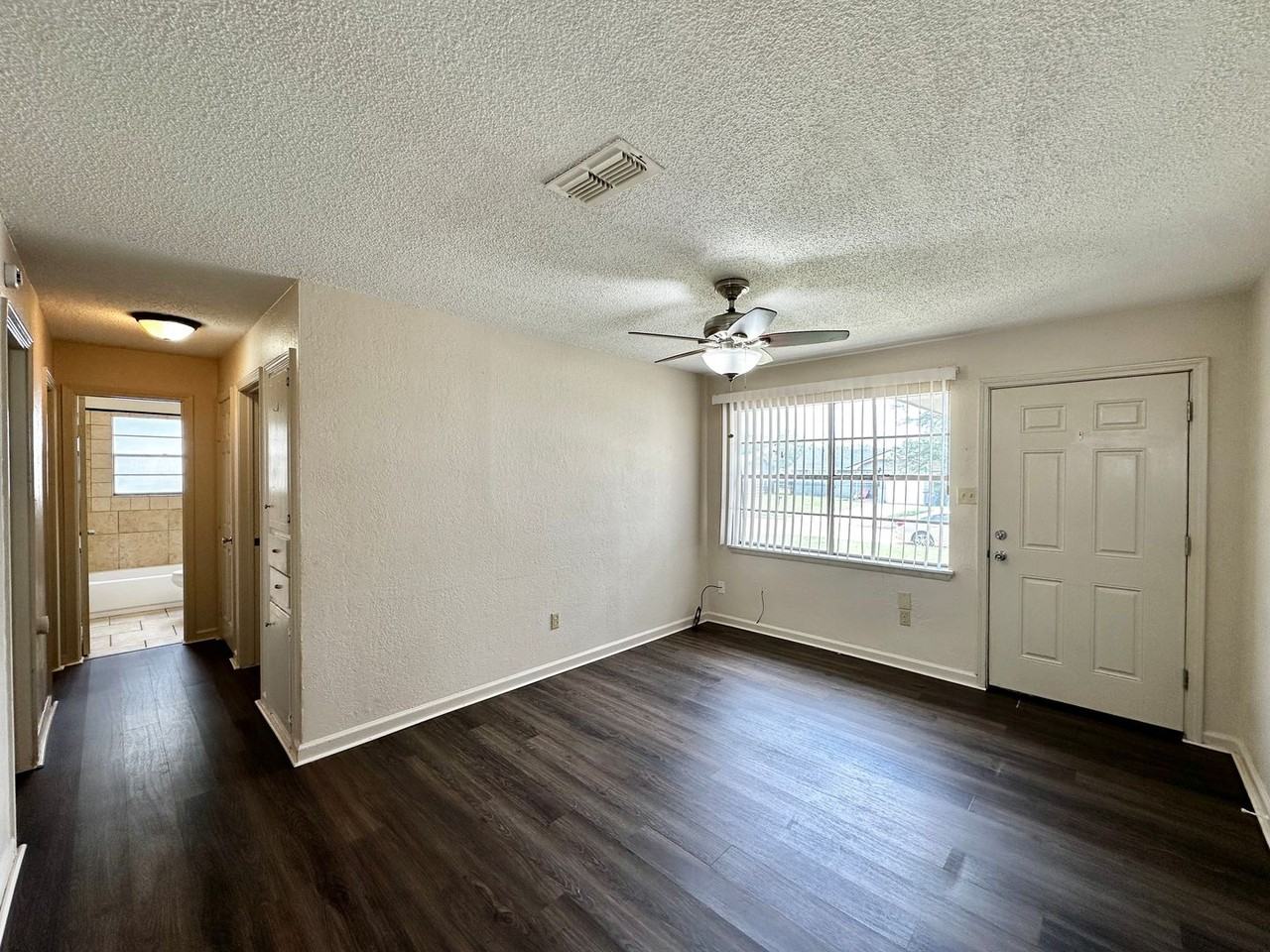 4679 Nw Ozmun Ave - Photo 4 of 20